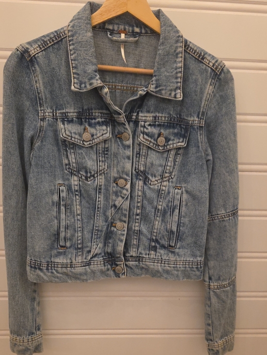 Free People Jackets & Blazers - Free PEOPLE Classic Light Blue Denim Jacket - Women's